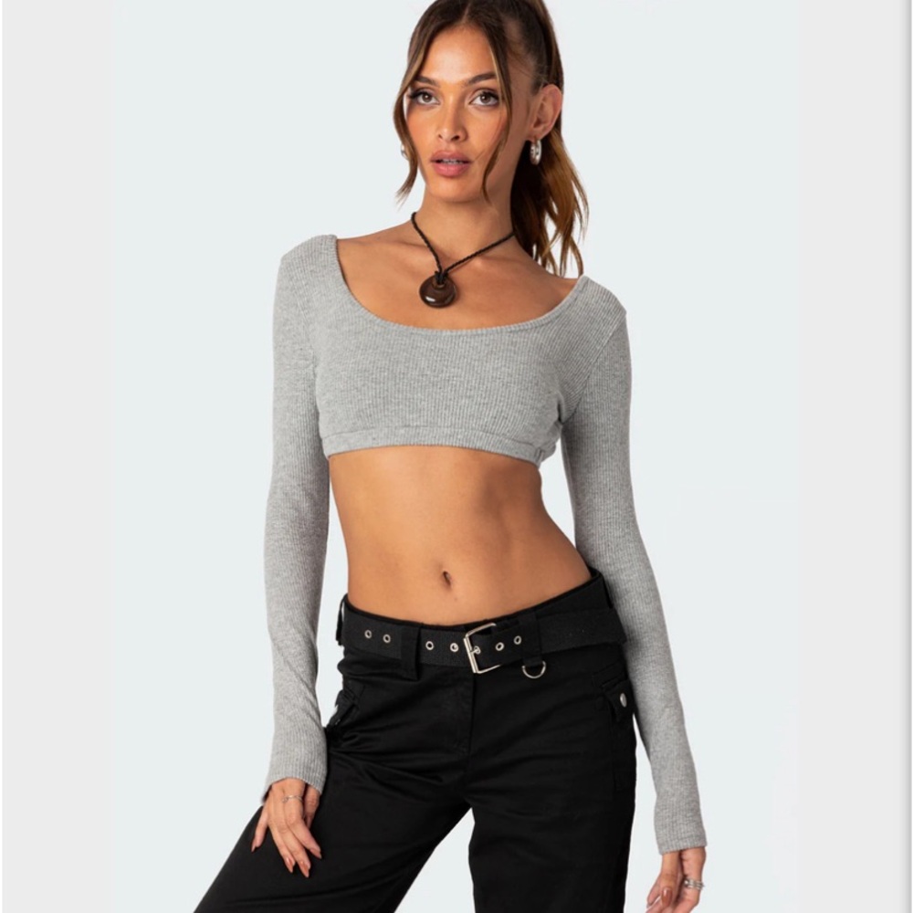 EDIKTED cropped grey long sleeve top
